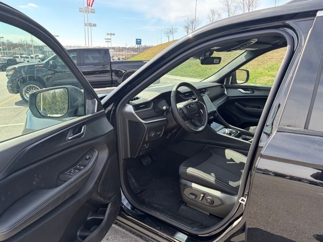 2026 Jeep Grand Cherokee GRAND CHEROKEE LAREDO X 4X4