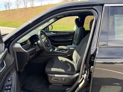 2026 Jeep Grand Cherokee GRAND CHEROKEE LAREDO X 4X4