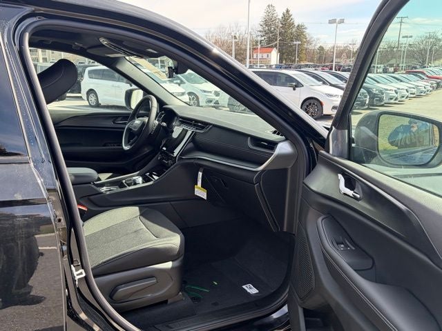 2026 Jeep Grand Cherokee GRAND CHEROKEE LAREDO X 4X4