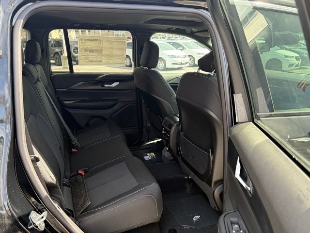 2026 Jeep Grand Cherokee GRAND CHEROKEE LAREDO X 4X4