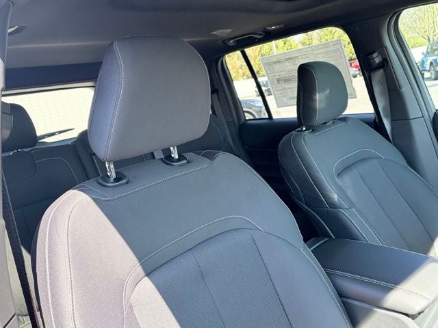 2026 Jeep Grand Cherokee GRAND CHEROKEE LAREDO X 4X4