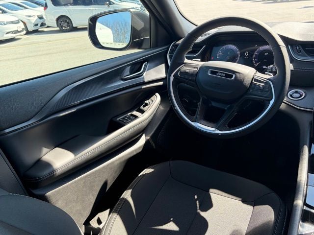 2026 Jeep Grand Cherokee GRAND CHEROKEE LAREDO X 4X4