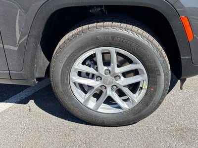 2026 Jeep Grand Cherokee GRAND CHEROKEE LAREDO X 4X4