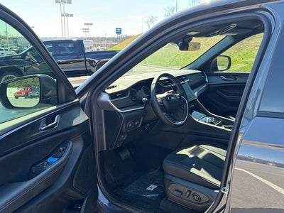 2026 Jeep Grand Cherokee GRAND CHEROKEE LAREDO X 4X4