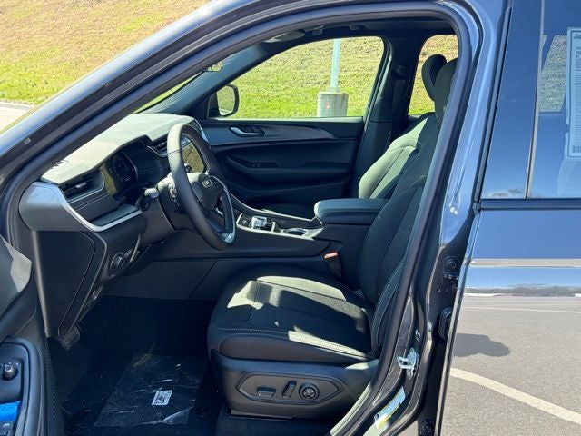 2026 Jeep Grand Cherokee GRAND CHEROKEE LAREDO X 4X4