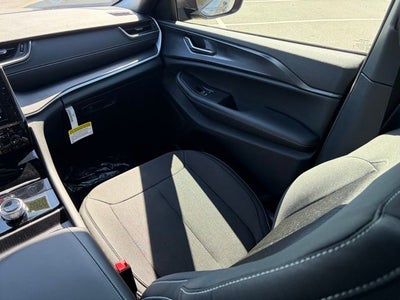 2026 Jeep Grand Cherokee GRAND CHEROKEE LAREDO X 4X4