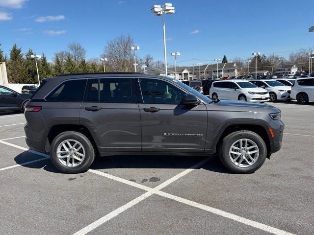 2026 Jeep Grand Cherokee GRAND CHEROKEE LAREDO X 4X4