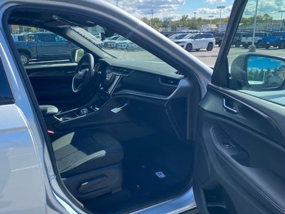 2025 Jeep Grand Cherokee GRAND CHEROKEE LAREDO X 4X4