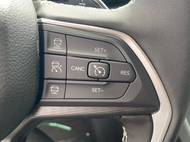 2025 Jeep Grand Cherokee GRAND CHEROKEE LAREDO X 4X4