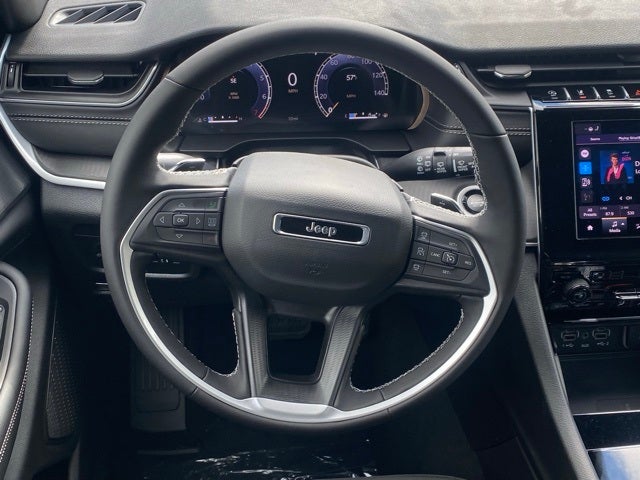 2025 Jeep Grand Cherokee GRAND CHEROKEE LAREDO X 4X4