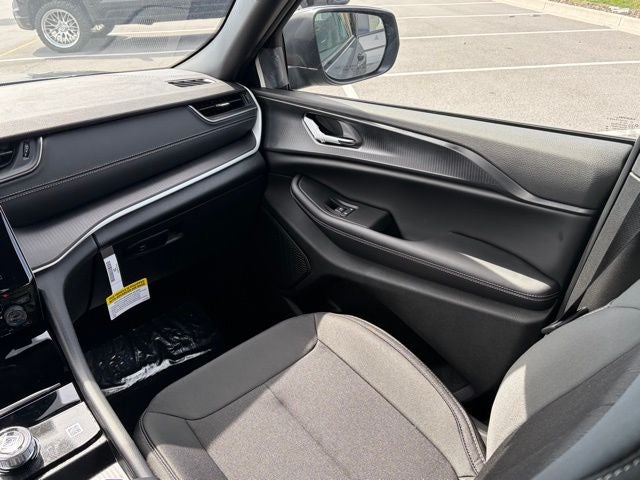 2026 Jeep Grand Cherokee GRAND CHEROKEE LAREDO X 4X4