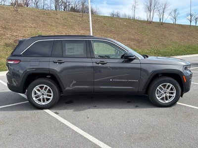 2026 Jeep Grand Cherokee GRAND CHEROKEE LAREDO X 4X4