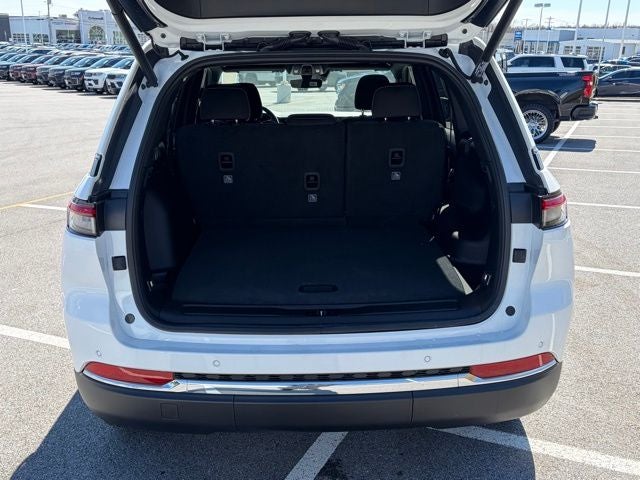 2026 Jeep Grand Cherokee GRAND CHEROKEE LAREDO X 4X4