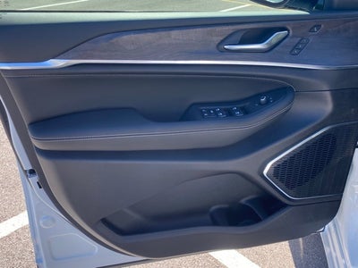 2025 Jeep Grand Cherokee GRAND CHEROKEE OVERLAND 4X4