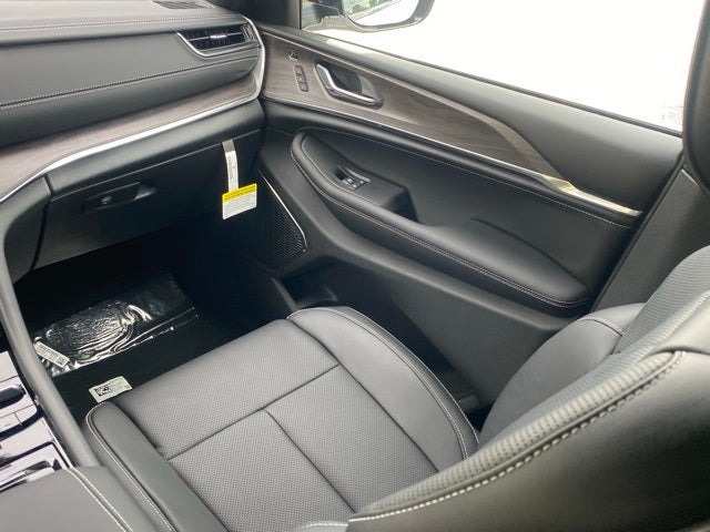 2025 Jeep Grand Cherokee GRAND CHEROKEE OVERLAND 4X4