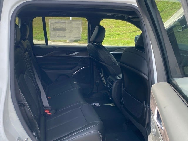 2025 Jeep Grand Cherokee GRAND CHEROKEE OVERLAND 4X4