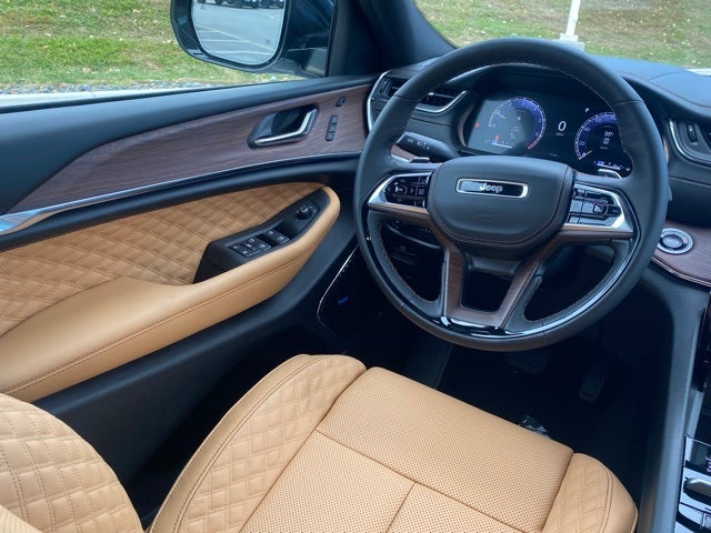 2025 Jeep Grand Cherokee GRAND CHEROKEE SUMMIT 4X4