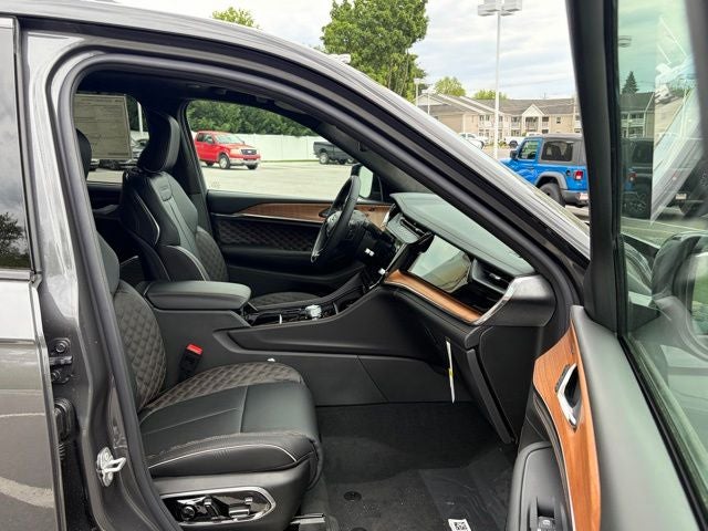 2026 Jeep Grand Cherokee GRAND CHEROKEE SUMMIT 4X4