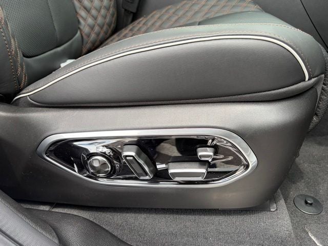 2026 Jeep Grand Cherokee GRAND CHEROKEE SUMMIT 4X4