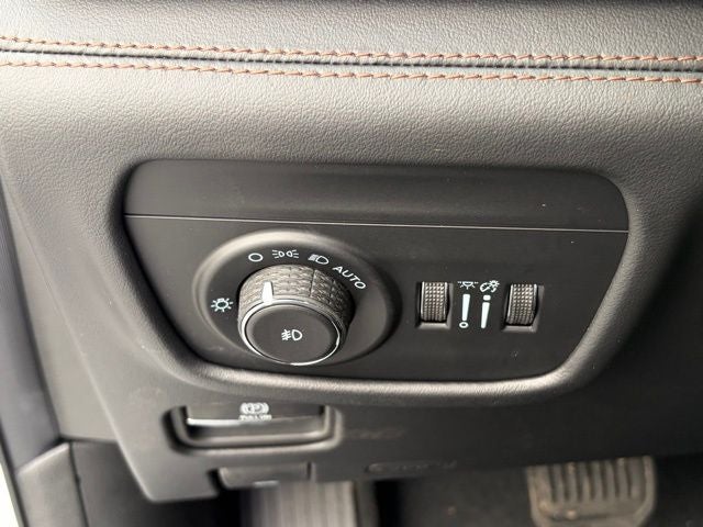 2026 Jeep Grand Cherokee GRAND CHEROKEE SUMMIT 4X4