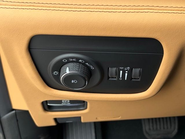 2026 Jeep Grand Cherokee GRAND CHEROKEE SUMMIT 4X4
