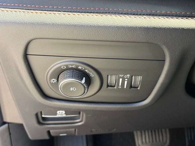 2026 Jeep Grand Cherokee GRAND CHEROKEE SUMMIT 4X4