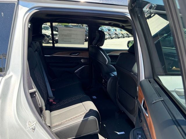 2026 Jeep Grand Cherokee GRAND CHEROKEE SUMMIT 4X4