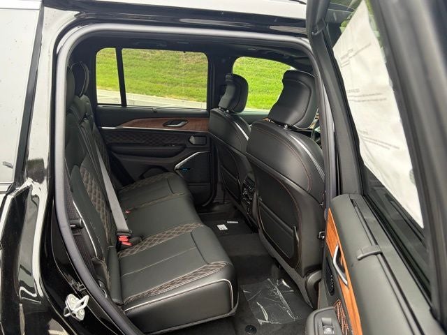 2026 Jeep Grand Cherokee GRAND CHEROKEE SUMMIT 4X4