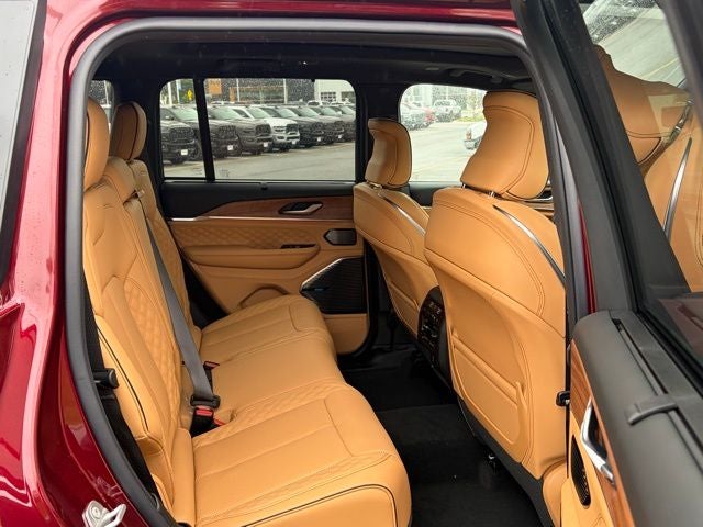 2026 Jeep Grand Cherokee GRAND CHEROKEE SUMMIT 4X4