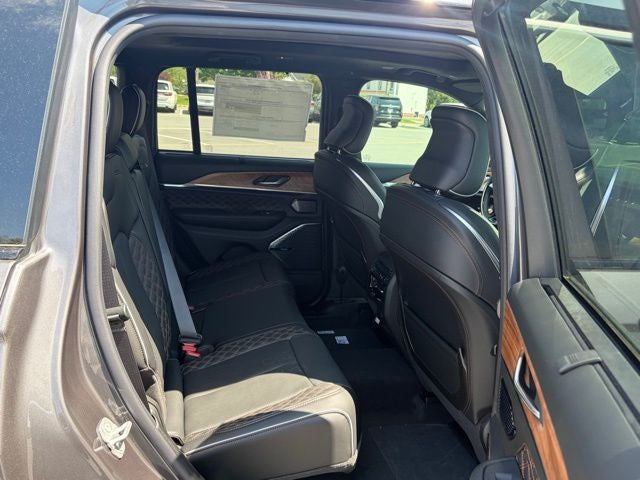 2026 Jeep Grand Cherokee GRAND CHEROKEE SUMMIT 4X4