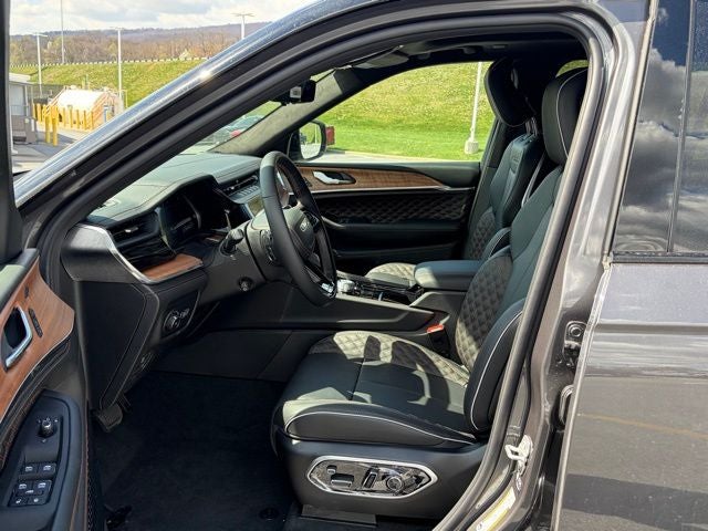 2026 Jeep Grand Cherokee GRAND CHEROKEE SUMMIT 4X4