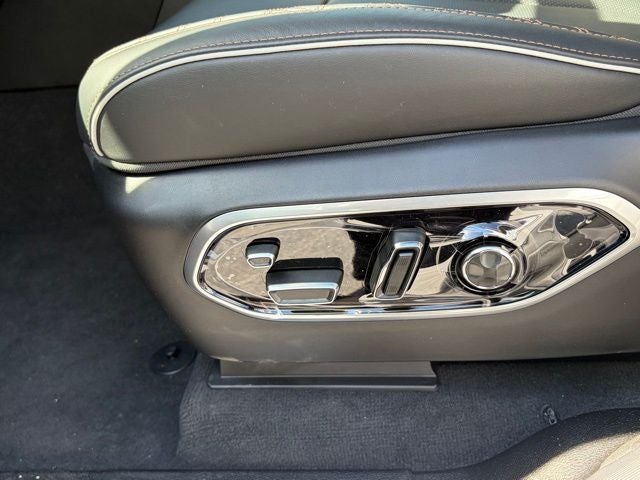 2026 Jeep Grand Cherokee GRAND CHEROKEE SUMMIT 4X4