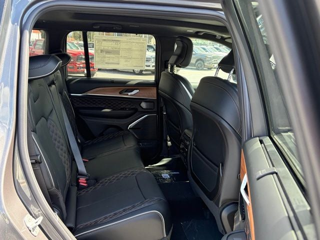 2026 Jeep Grand Cherokee GRAND CHEROKEE SUMMIT 4X4