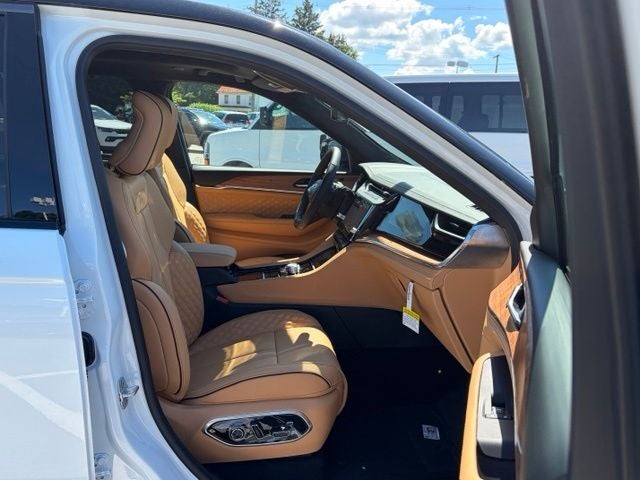 2026 Jeep Grand Cherokee GRAND CHEROKEE SUMMIT 4X4