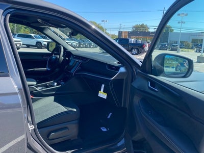 2025 Jeep Grand Cherokee GRAND CHEROKEE L LAREDO X 4X4