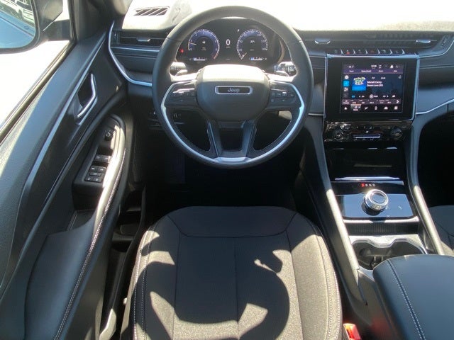 2025 Jeep Grand Cherokee GRAND CHEROKEE L LAREDO X 4X4