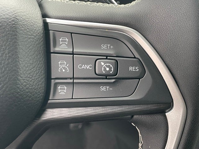 2025 Jeep Grand Cherokee GRAND CHEROKEE L LAREDO X 4X4