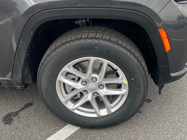 2025 Jeep Grand Cherokee GRAND CHEROKEE L LAREDO X 4X4