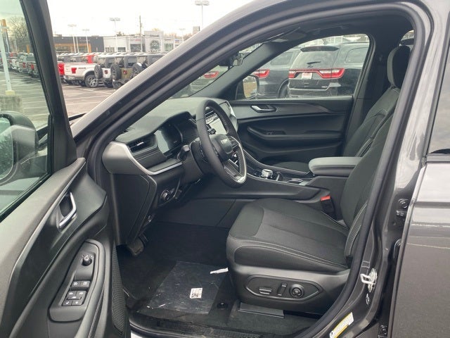 2025 Jeep Grand Cherokee GRAND CHEROKEE L LAREDO X 4X4