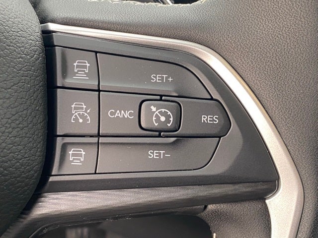 2025 Jeep Grand Cherokee GRAND CHEROKEE L LAREDO X 4X4