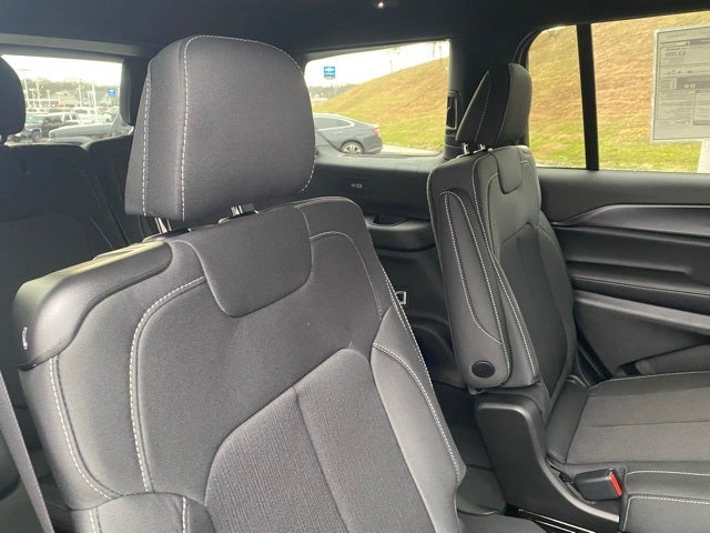 2025 Jeep Grand Cherokee GRAND CHEROKEE L LAREDO X 4X4