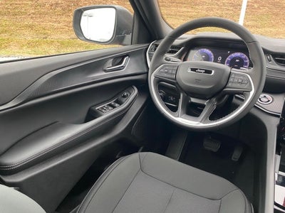 2025 Jeep Grand Cherokee GRAND CHEROKEE L LAREDO X 4X4