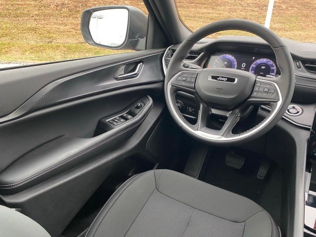 2025 Jeep Grand Cherokee GRAND CHEROKEE L LAREDO X 4X4