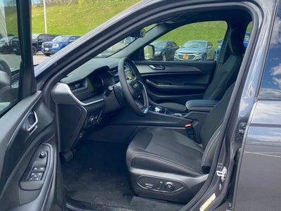 2025 Jeep Grand Cherokee GRAND CHEROKEE L LAREDO 4X4