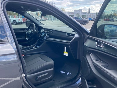 2025 Jeep Grand Cherokee GRAND CHEROKEE L LAREDO 4X4