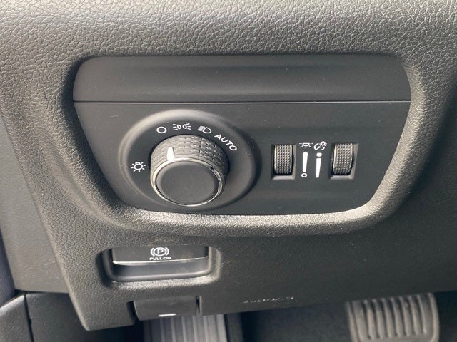 2025 Jeep Grand Cherokee GRAND CHEROKEE L LAREDO X 4X4