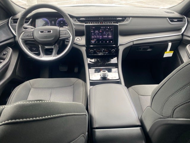 2025 Jeep Grand Cherokee GRAND CHEROKEE L LAREDO X 4X4