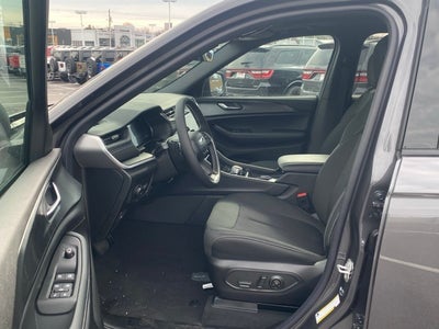 2025 Jeep Grand Cherokee GRAND CHEROKEE L LAREDO X 4X4