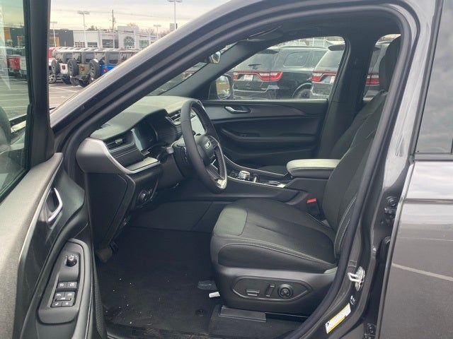 2025 Jeep Grand Cherokee GRAND CHEROKEE L LAREDO X 4X4