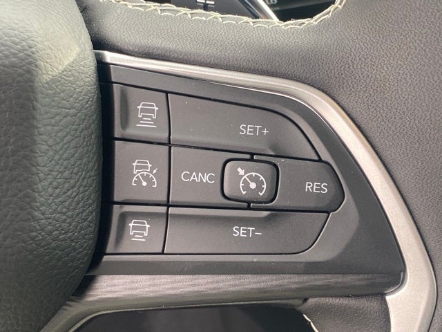 2025 Jeep Grand Cherokee GRAND CHEROKEE L LAREDO X 4X4